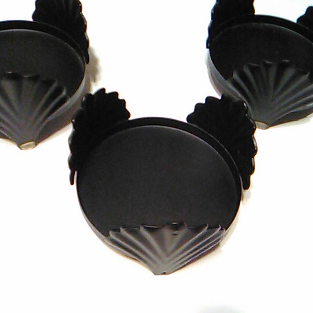 Black Metal Scalloped Candle Holder
